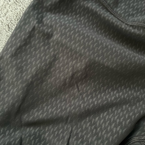 Lululemon Wunder Under size 10 Black Pattern - Picture 4 of 4